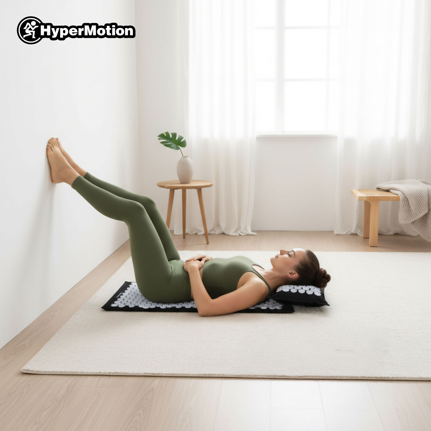 EKO lininis akupresūros kilimėlis su kokoso pluoštu ir grikių pagalvėle – 68 cm „HyperMotion“ juodos ir baltos spalvos