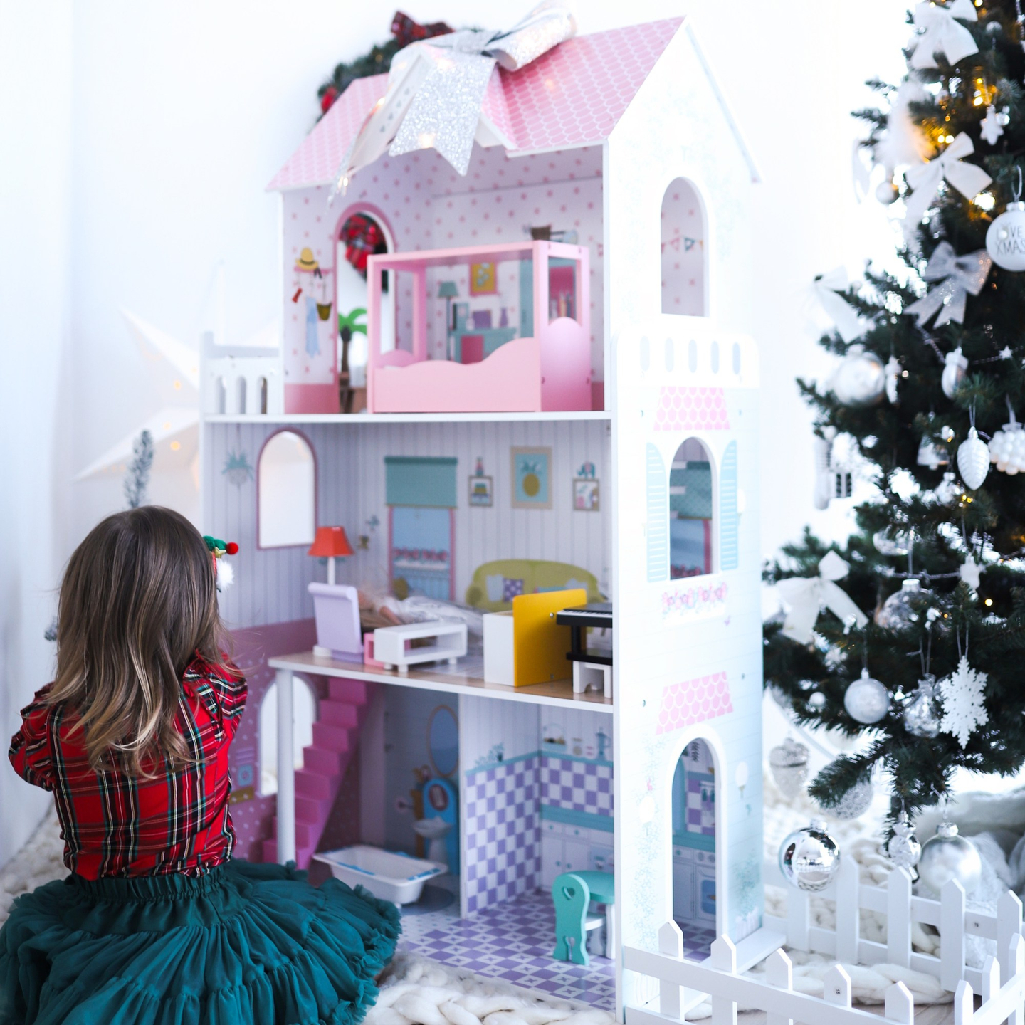 XXL Didžiausias medinis lėlių namelis - 123 cm - LED apšvietimas - terasa, aksesuarai, sodas