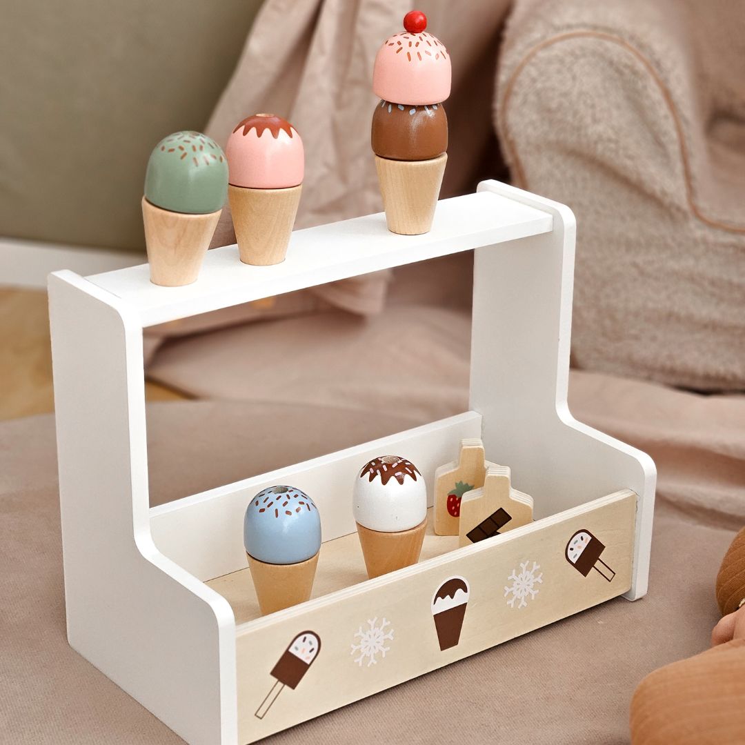 Medinė ledų parduotuvė - ledų salonas