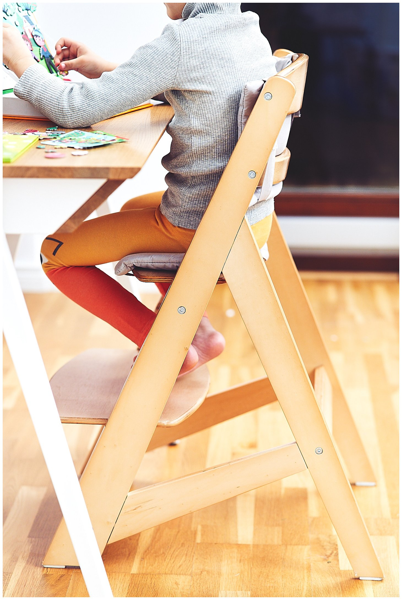 Medinė maitinimo kėdutė "Moby-System WOODY" - natūralaus medžio spalvos