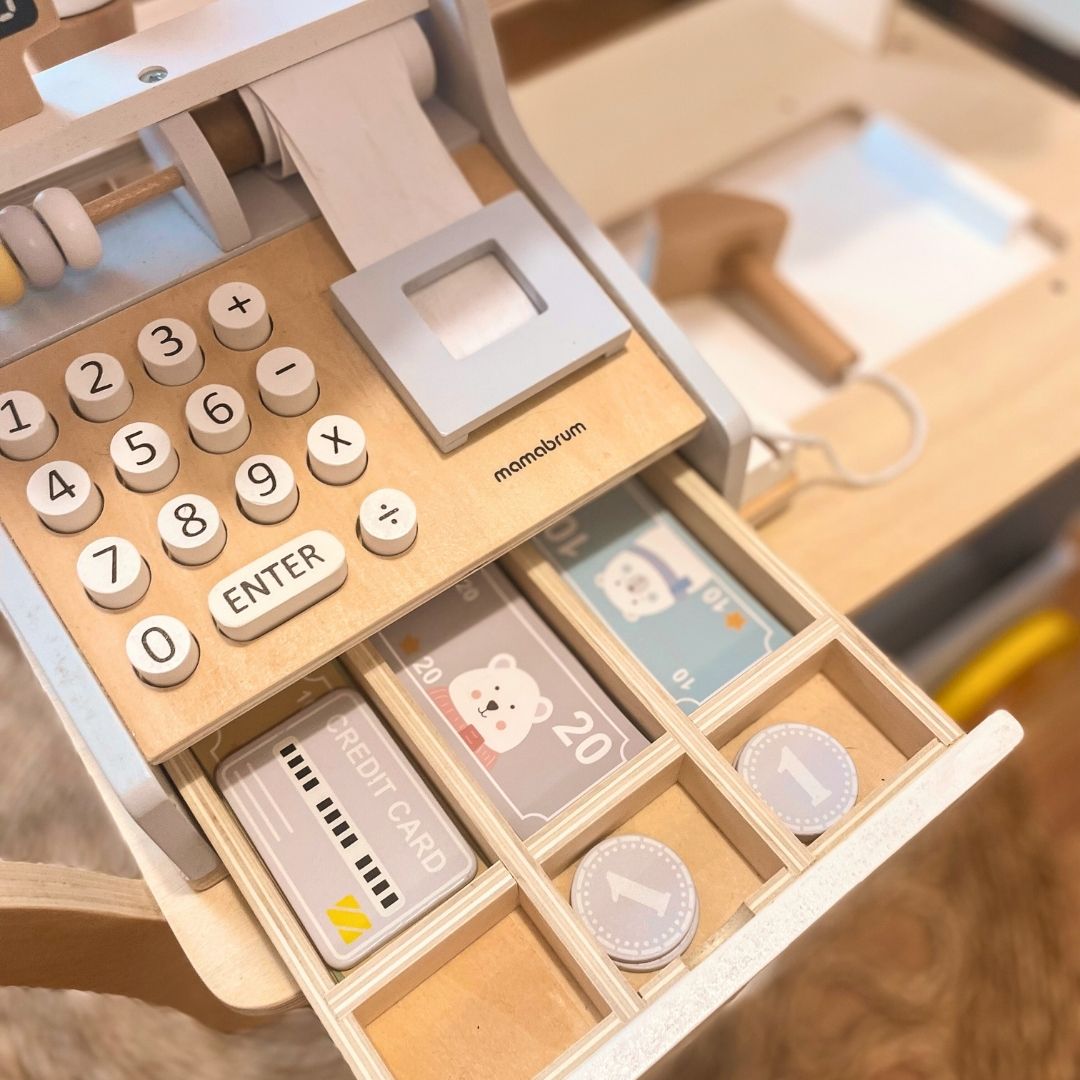 Medinis kasos aparatas su priedais