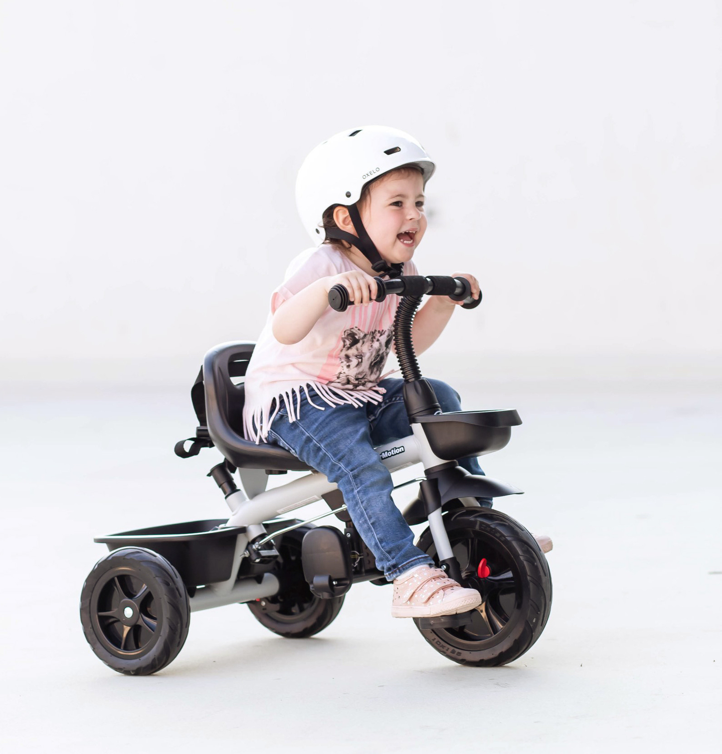 "HyperMotion TOBI VECTOR" triratukas - amžini pripučiami ratai + stūmimo strypas. Spalva: šviesiai pilka.