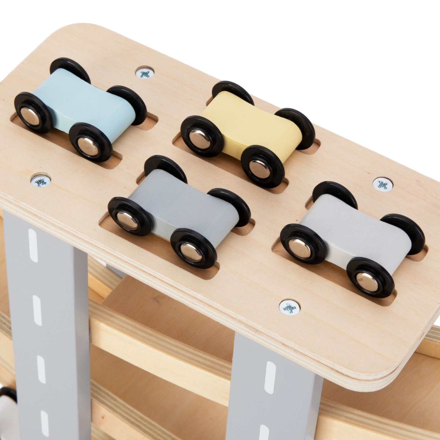 Medinis takas - kalnelis automobiliams - 6 aukštai