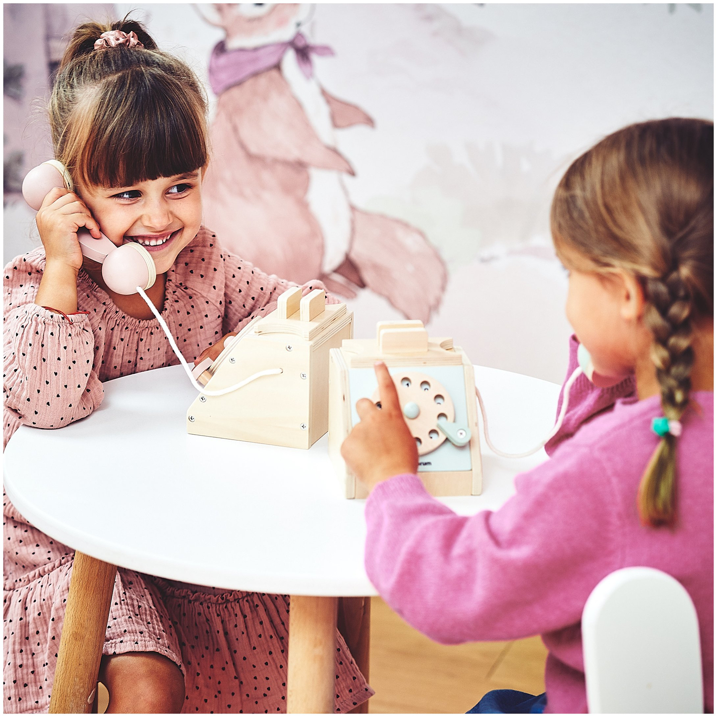 Retro medinis telefonas - pastelinės rožinės spalvos