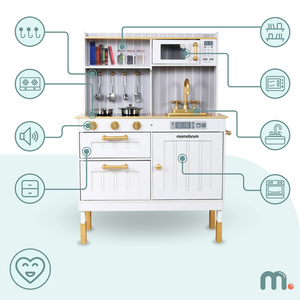 Medinė balta virtuvė su priedais ir prijuoste