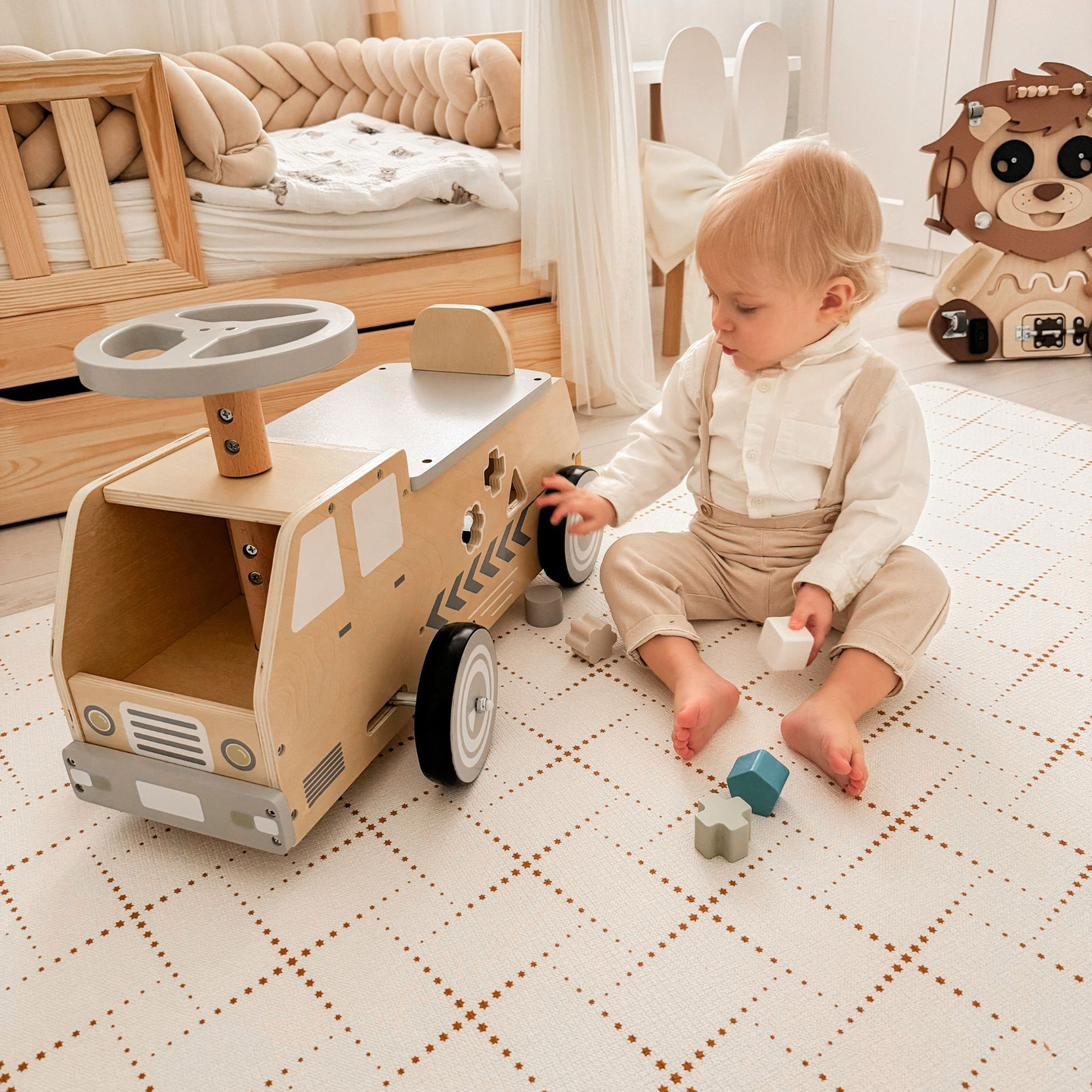 Medinis dviratis, automobilis, automobilis su blokais