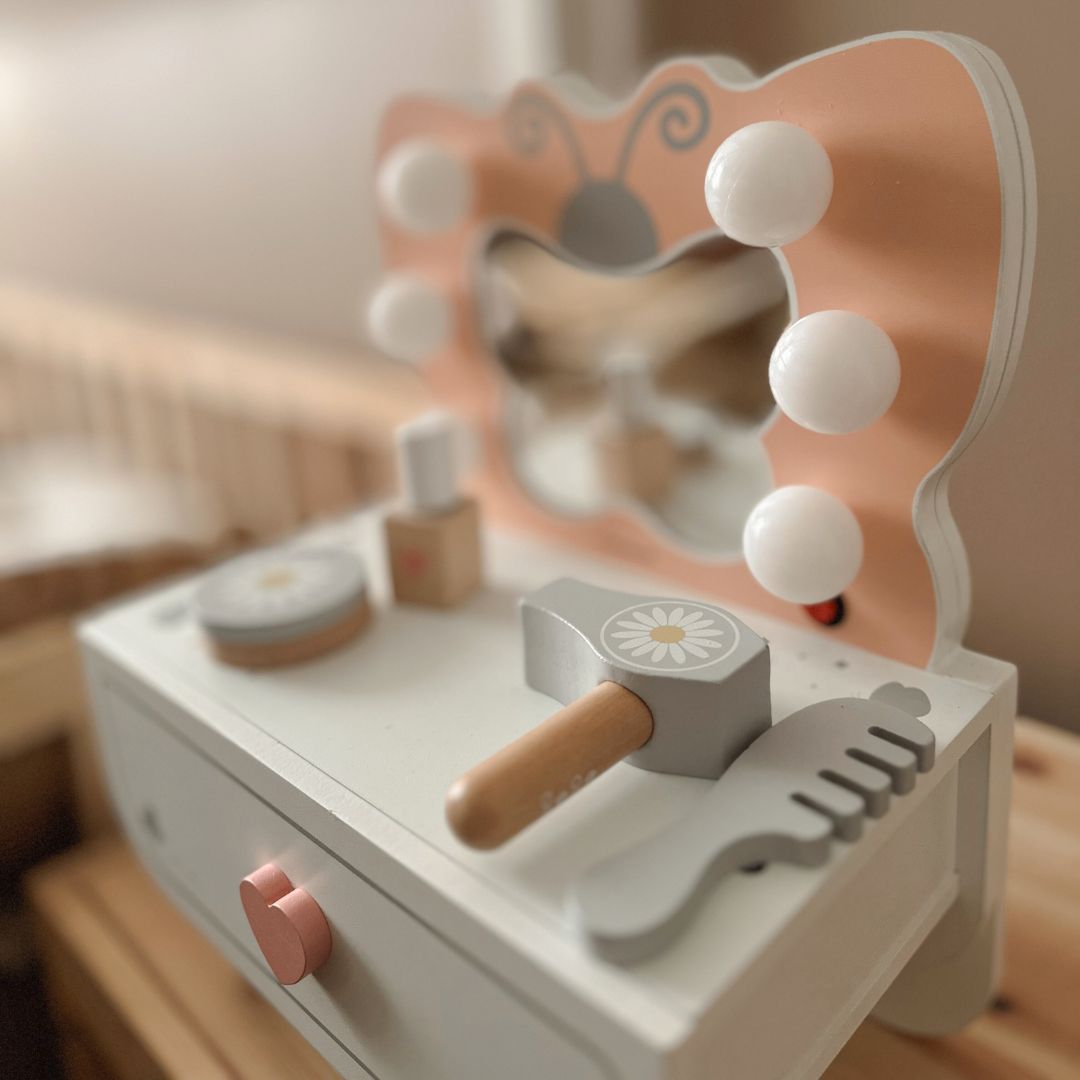 Medinis mini tualetinis staliukas su LED apšvietimu - Butterfly