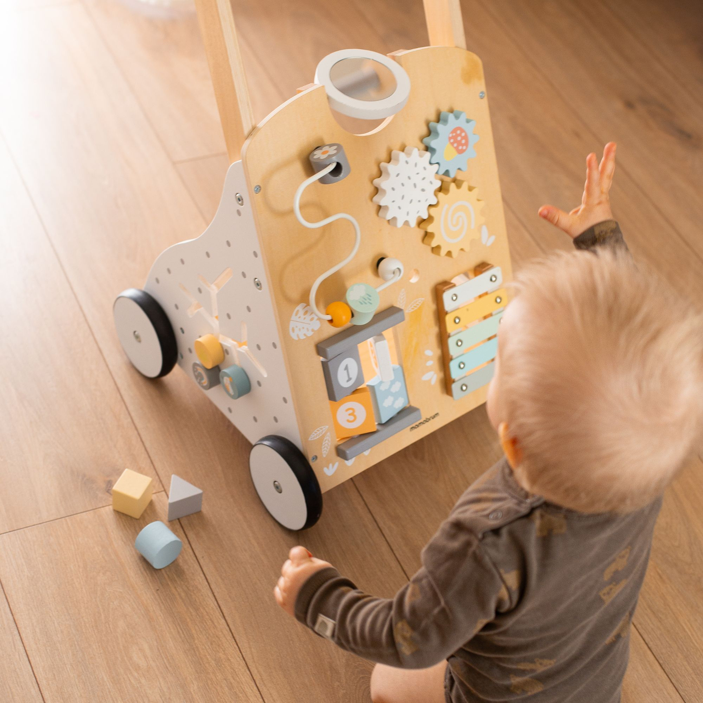 Edukacinė medinė vaikštynė 8in1 / kūdikių stumdyklė - manipuliacinė lenta