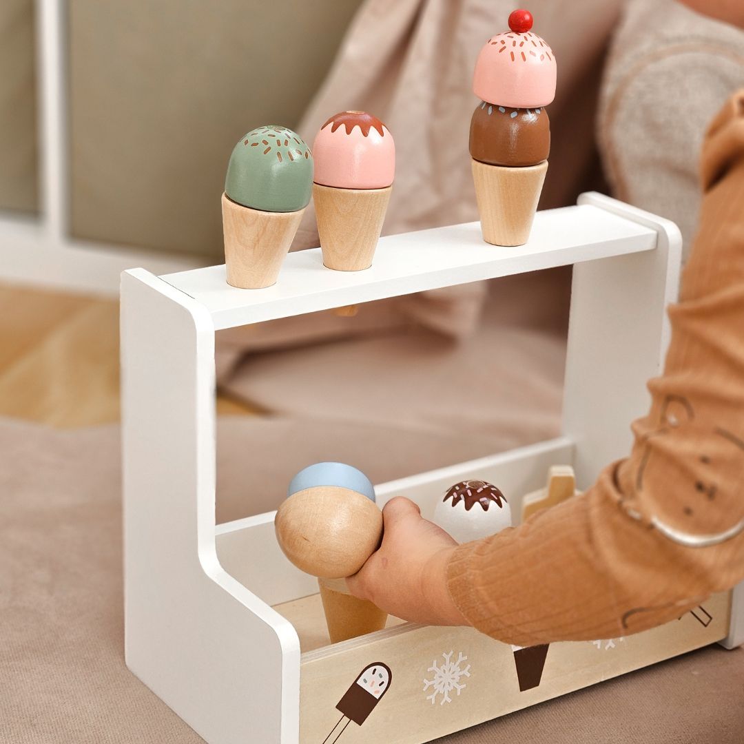 Medinė ledų parduotuvė - ledų salonas