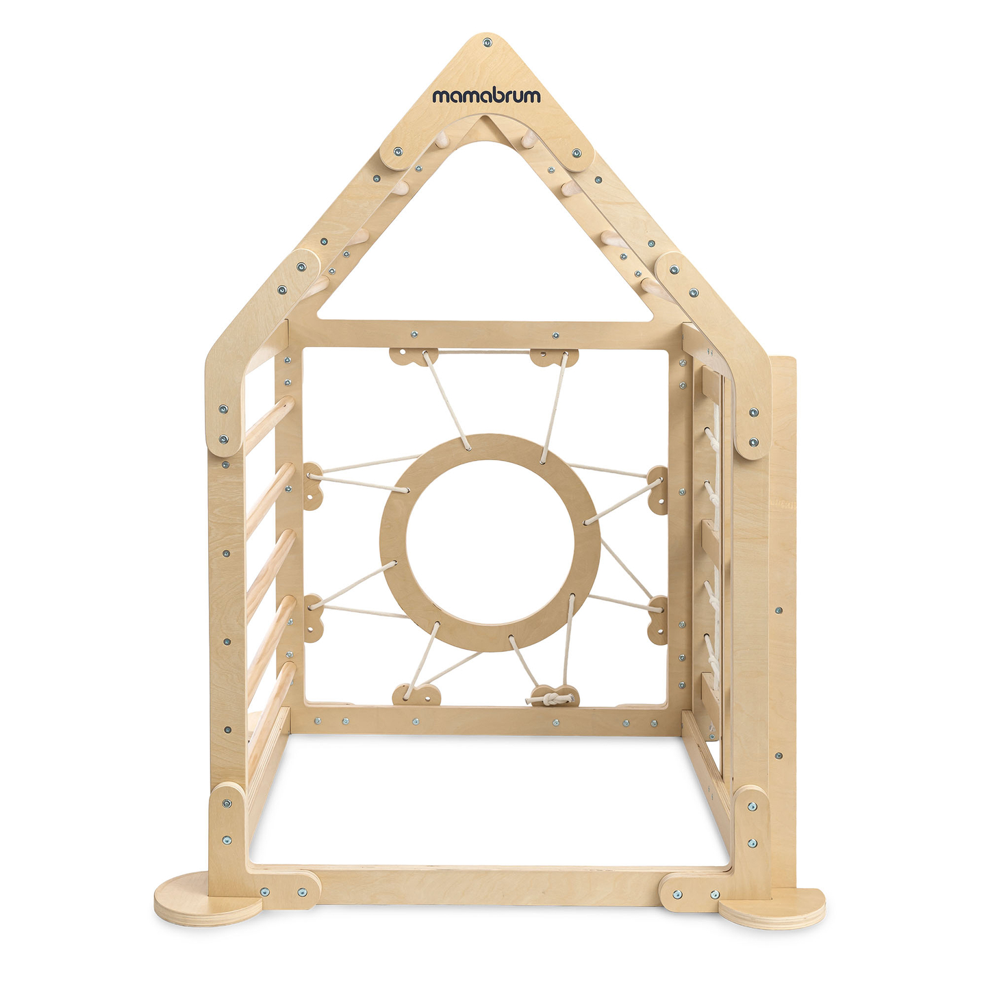 Medinė žaidimų aikštelė vaikams viduje – namelis su kopėčiomis ir čiuožykla