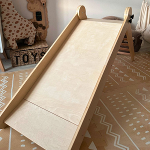 Medinis kalnelis su kopėčiomis vaikams