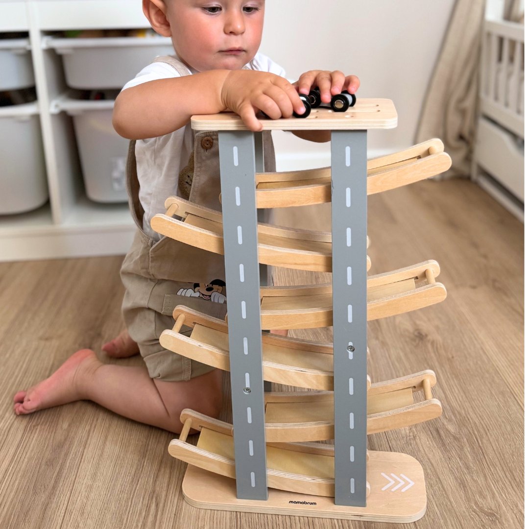 Medinis takas - kalnelis automobiliams - 6 aukštai