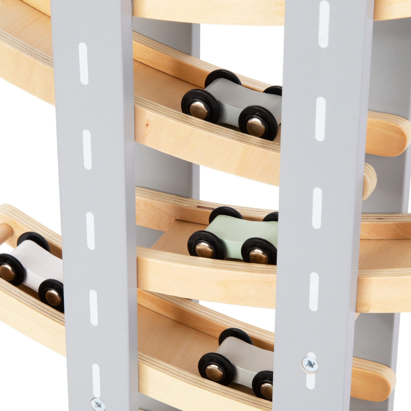 Medinis takas - kalnelis automobiliams - 6 aukštai