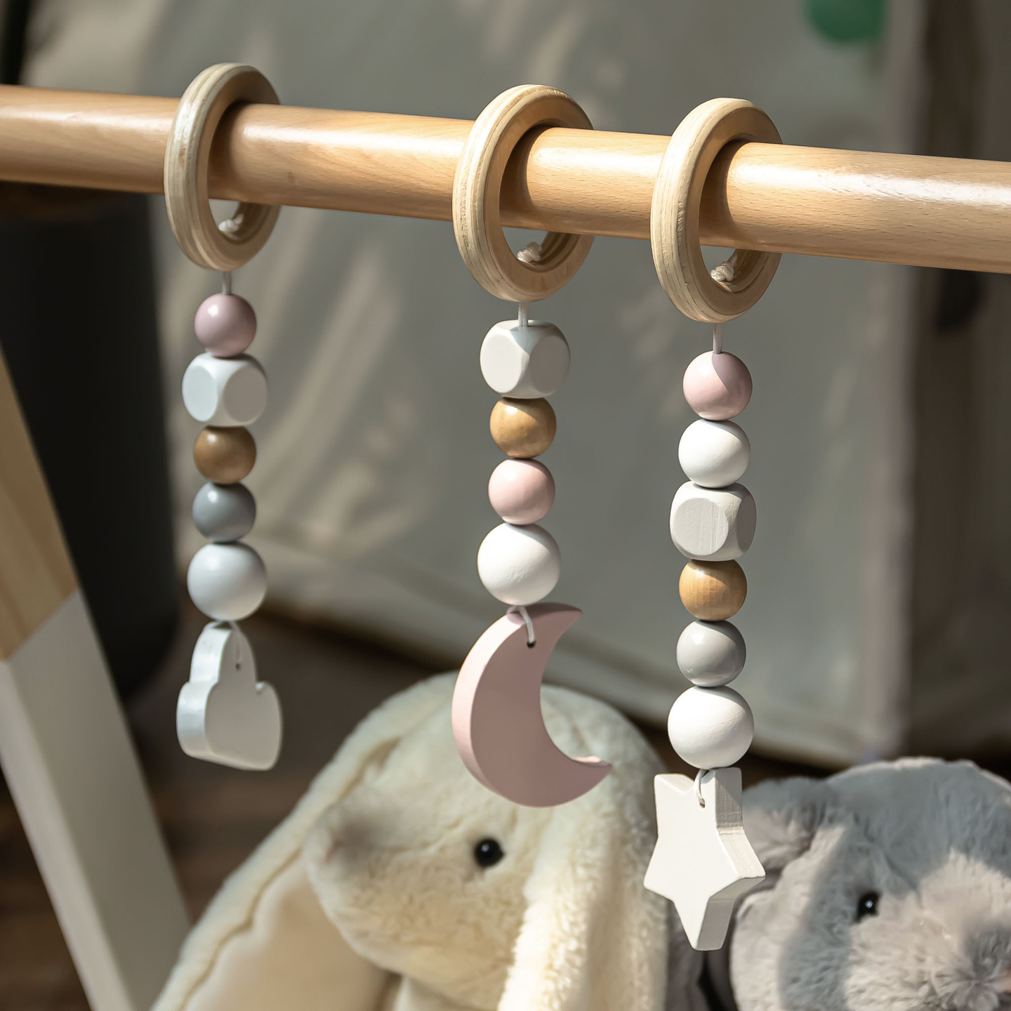 "Baby Gym" medinis mokomasis stendas - baltos spalvos