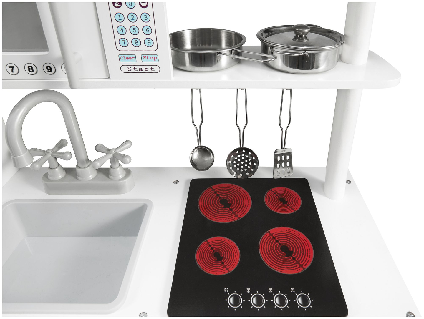 Dideli mediniai balti virtuvės reikmenys ir prijuostė