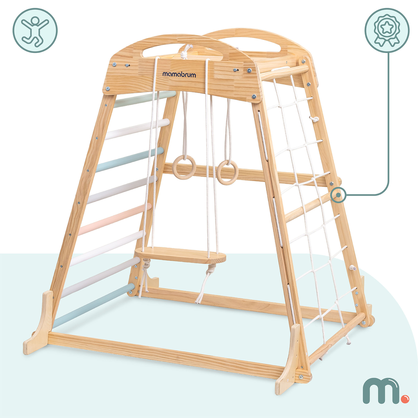 Medinė žaidimų aikštelė viduje su sūpynėmis, gimnastikos žiedais ir laipiojimo tinklu