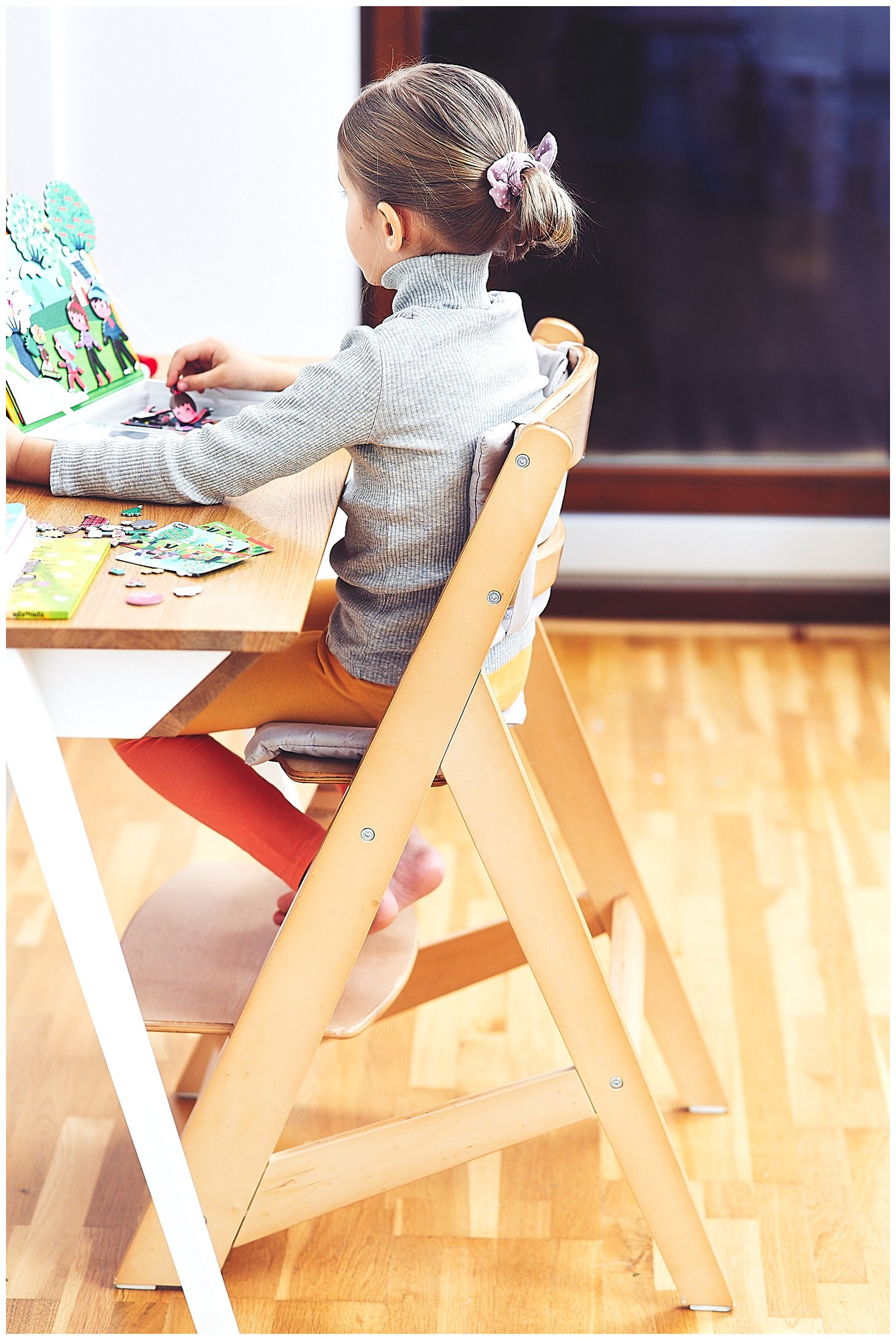 Medinė maitinimo kėdutė "Moby-System WOODY" - natūralaus medžio spalvos