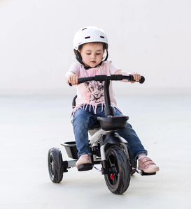 "HyperMotion TOBI VECTOR" triratukas - amžini pripučiami ratai + stūmimo strypas. Spalva: šviesiai pilka.