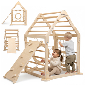 Medinė žaidimų aikštelė vaikams viduje – namelis su kopėčiomis ir čiuožykla