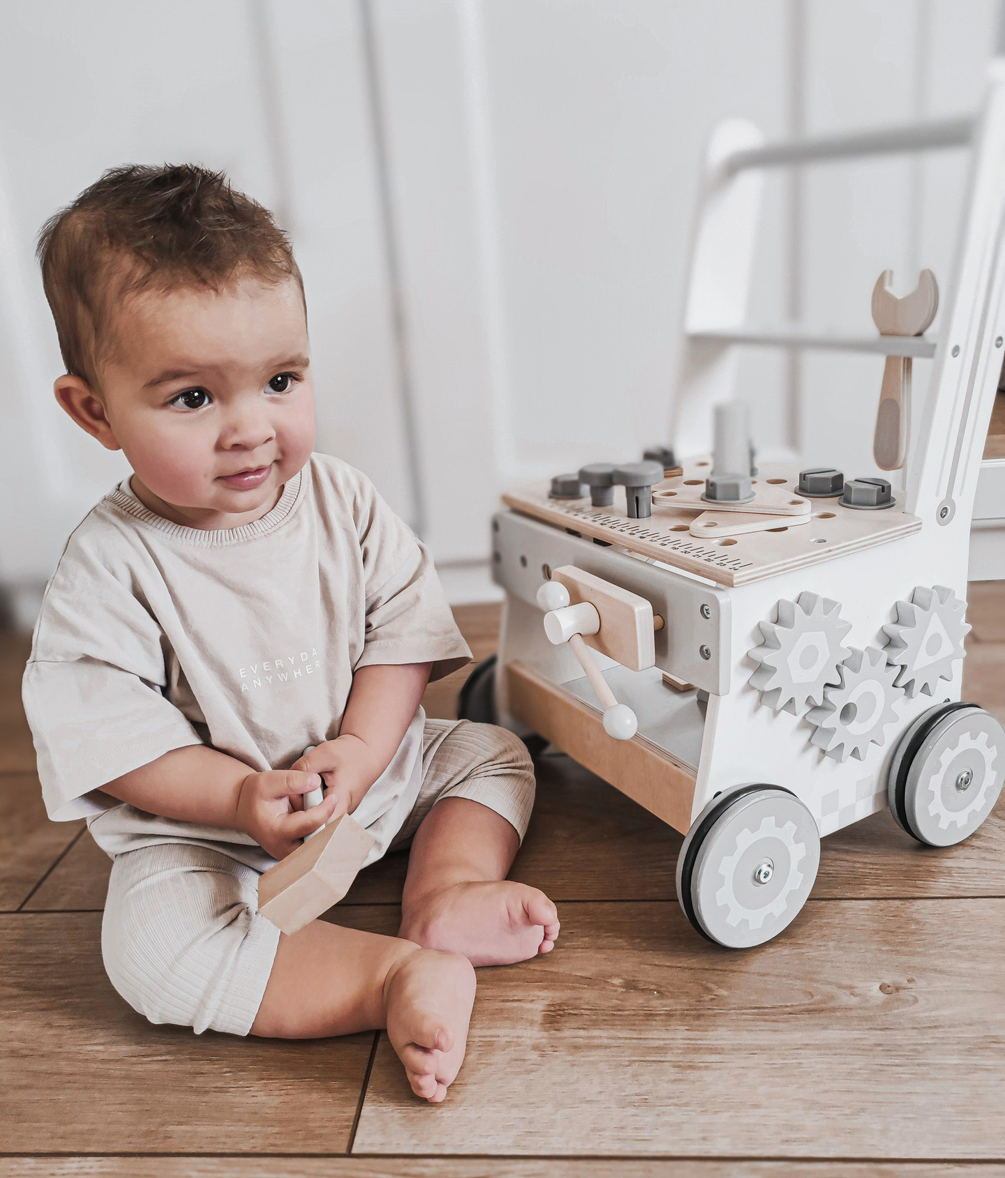 Medinė vaikštynė, stumdyklė ir dirbtuvės "3 viename" - 47 elementai