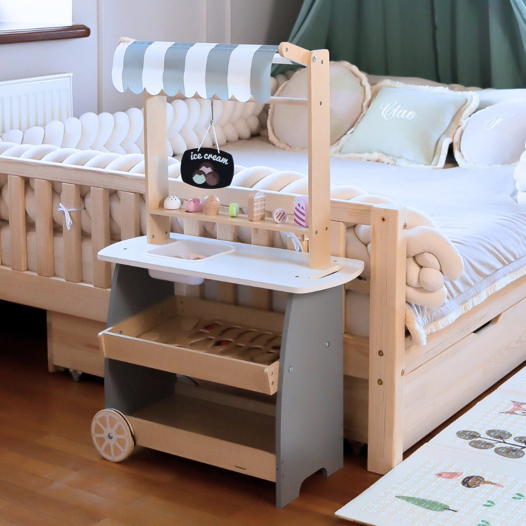 Medinė ledainė ant ratukų - ledų vežimėlis