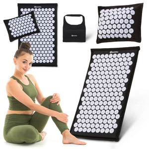 EKO lininis akupresūros kilimėlis su kokoso pluoštu ir grikių pagalvėle – 68 cm „HyperMotion“ juodos ir baltos spalvos