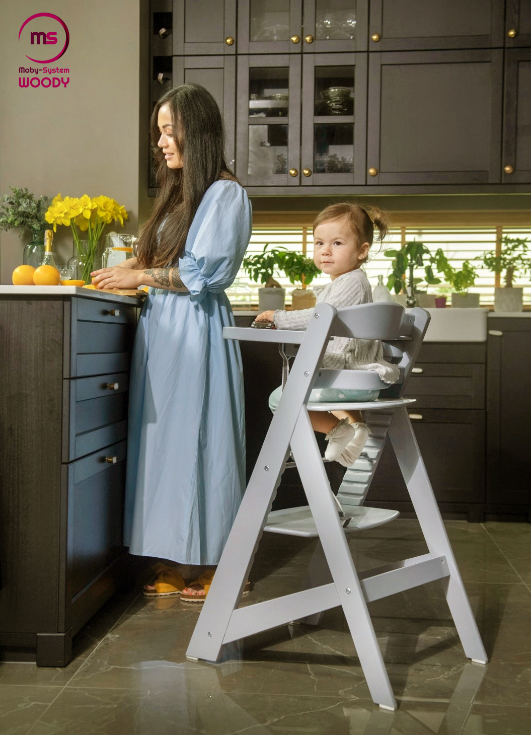 Medinė maitinimo kėdutė "Moby-System WOODY" - pilkos spalvos