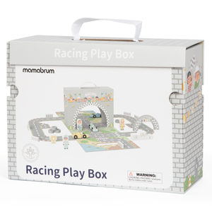 Magnetinis lagaminas su lenktynių trasa, medinėmis transporto priemonėmis ir kelio priedais