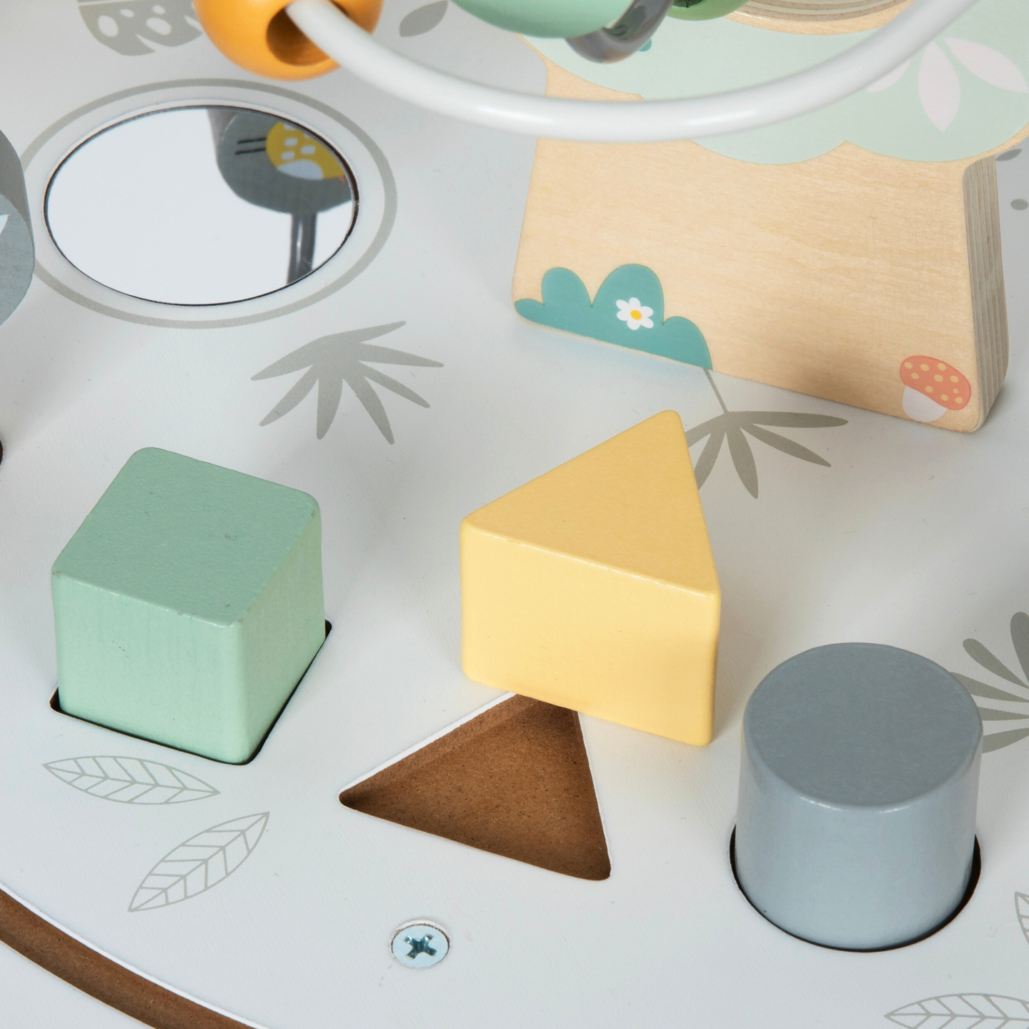 Medinis apvalus mokomasis stalas su magnetiniu traukinuku ir karoliukų paleidimo įtaisu