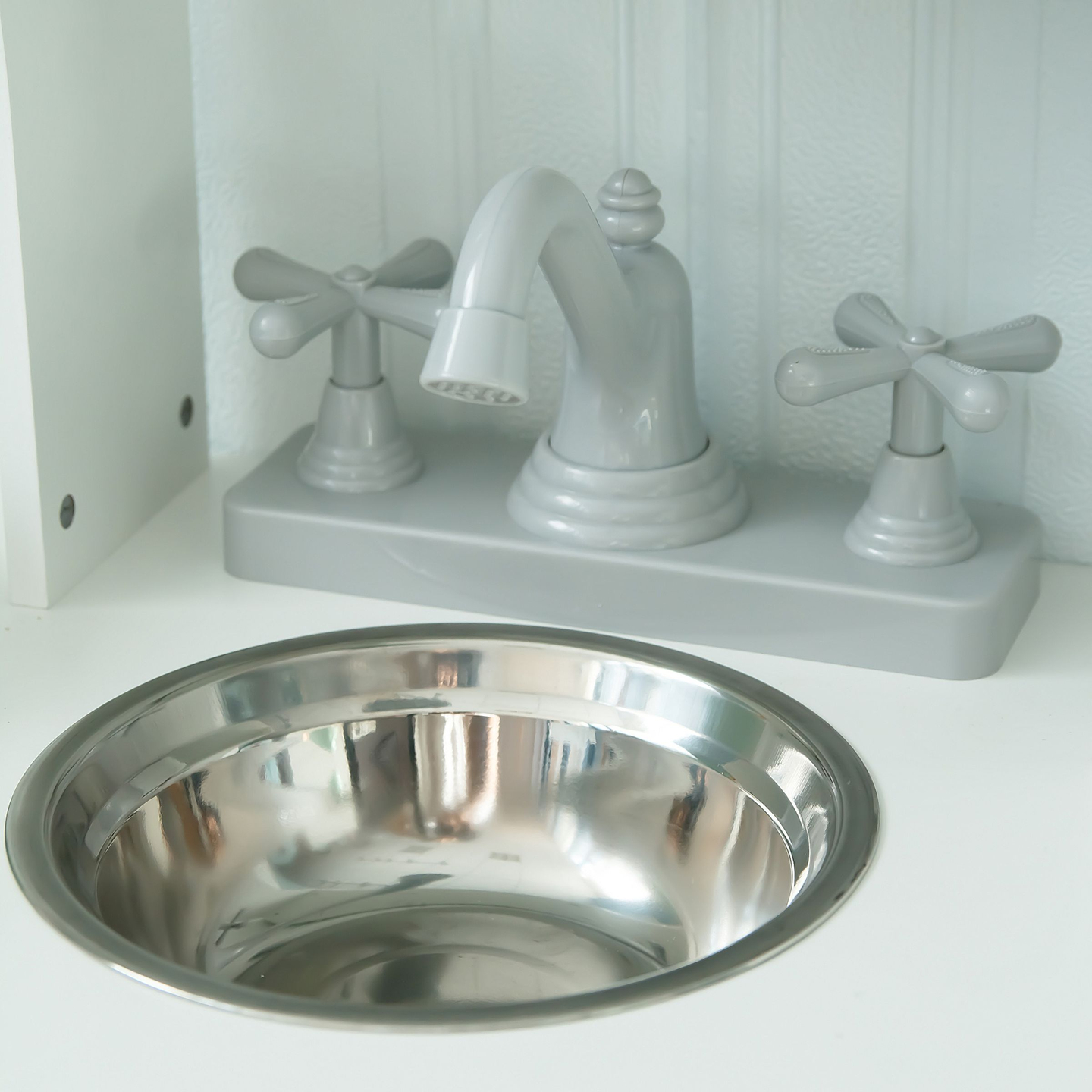 Medinė vaikų virtuvėlė su mikrobangų krosnele