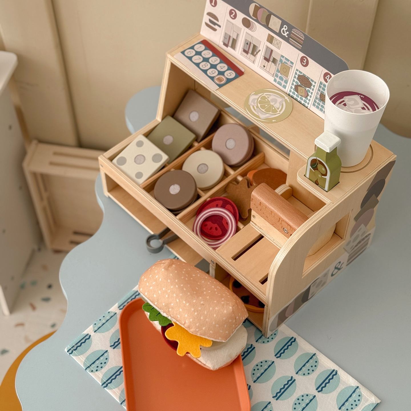 Medinis sumuštinių baras - restoranas