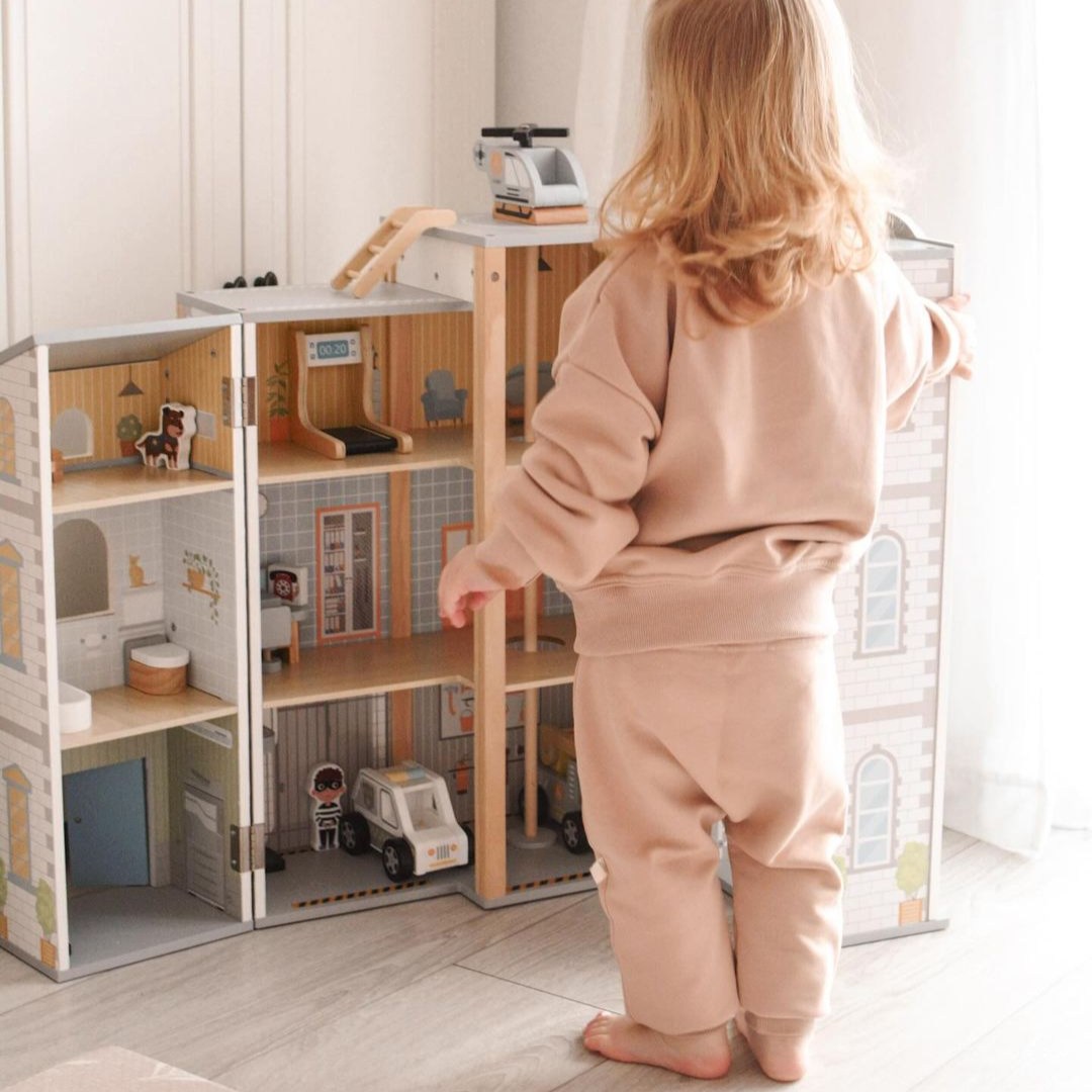 Didelė sulankstoma gaisrinė su policijos nuovada - medinis rinkinys. Gaisrinė ir policijos nuovada su priedais.