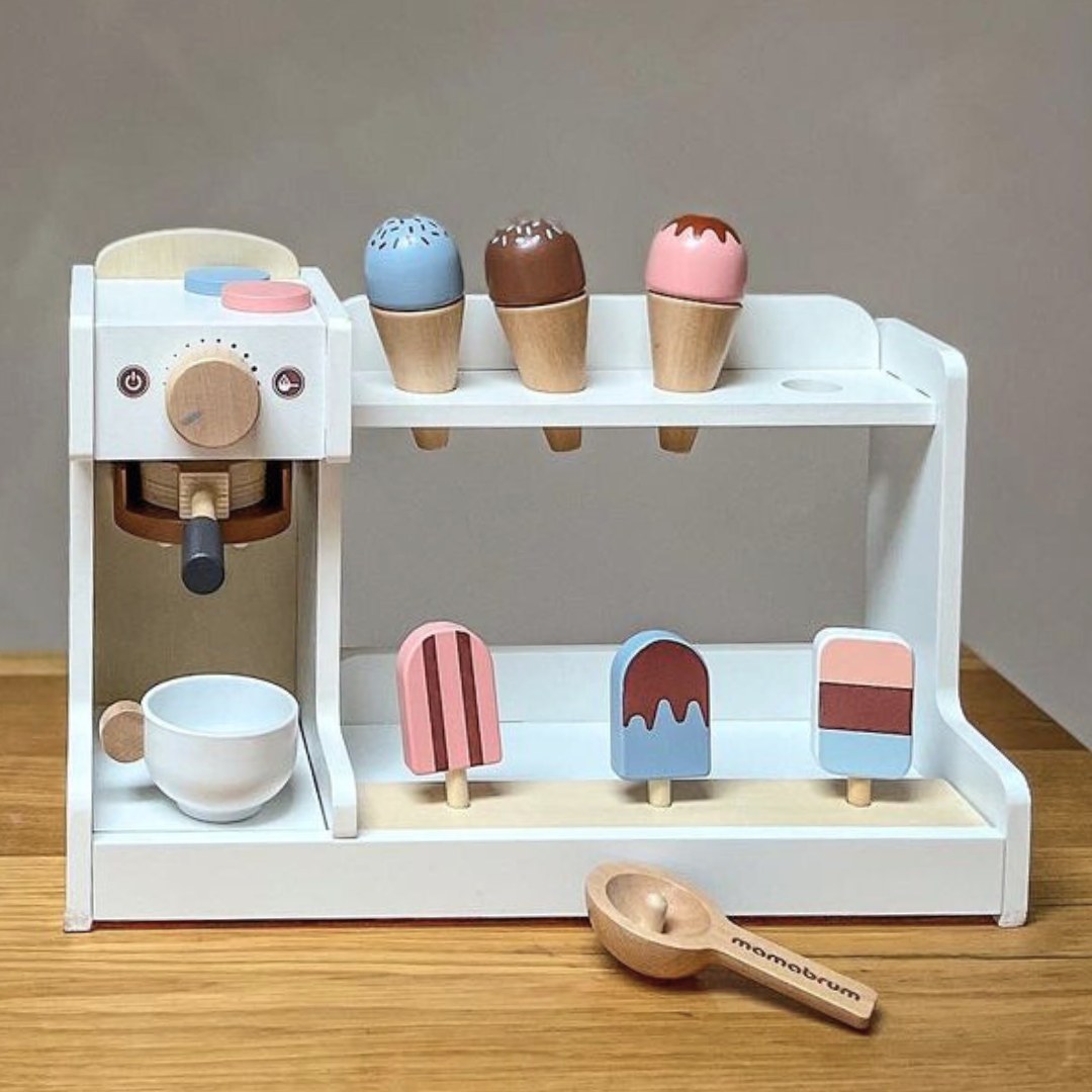 Medinė ledainė su kavos aparatu - kavinė su priedais