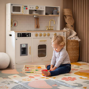 Interaktyvi XXL medinė virtuvė su priedais ir LED apšvietimu – dviejų lygių