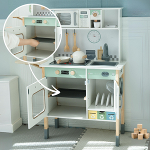 Interaktyvi virtuvė su skalbimo mašina, indaplove ir kreida