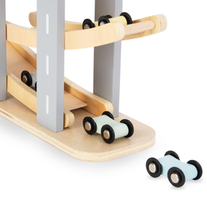 Medinis takas - kalnelis automobiliams - 6 aukštai