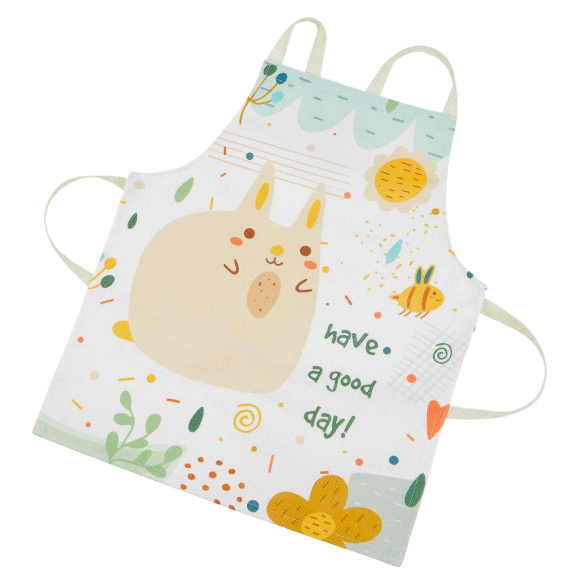 Medinė balta virtuvė su priedais ir prijuoste