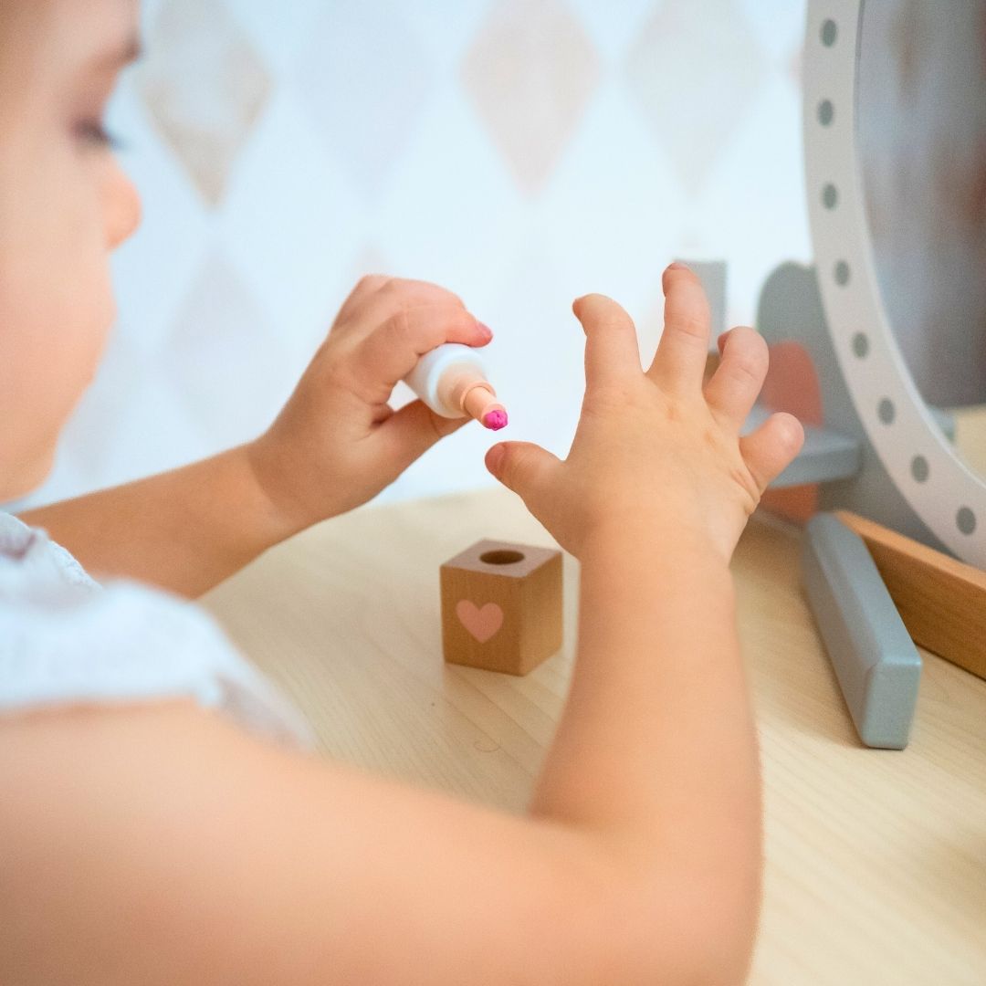 Medinis tualetinis staliukas su taburete ir priedais