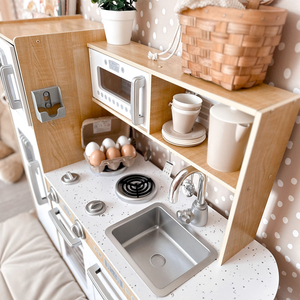 XXL medinė virtuvė su LED apšvietimu, prijuoste ir priedais