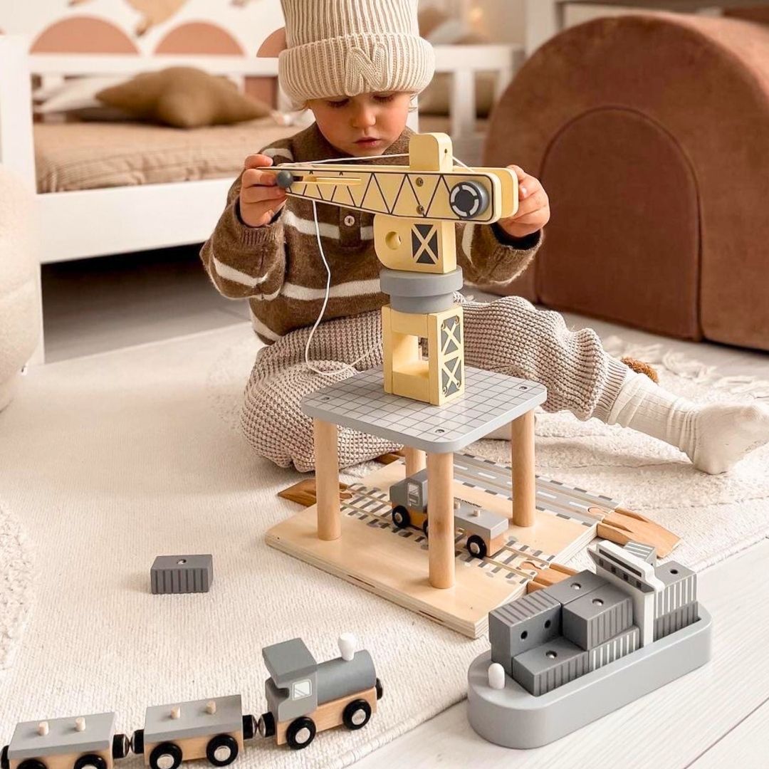 Mobilusis uosto kranas su magnetine gervute ir priedais - medinis rinkinys