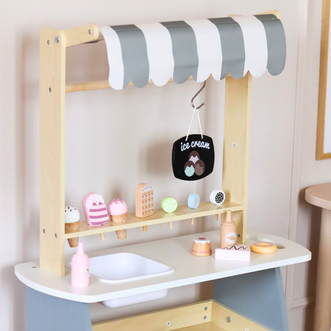 Medinė ledainė ant ratukų - ledų vežimėlis