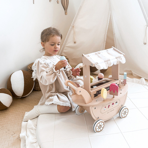 Medinė ledų salė vaikams - vežimėlis ant ratukų su priedais