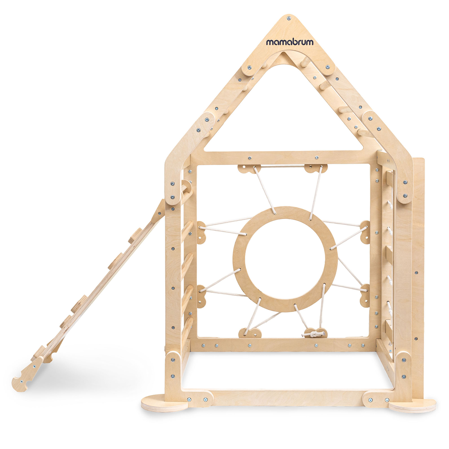 Medinė žaidimų aikštelė vaikams viduje – namelis su kopėčiomis ir čiuožykla