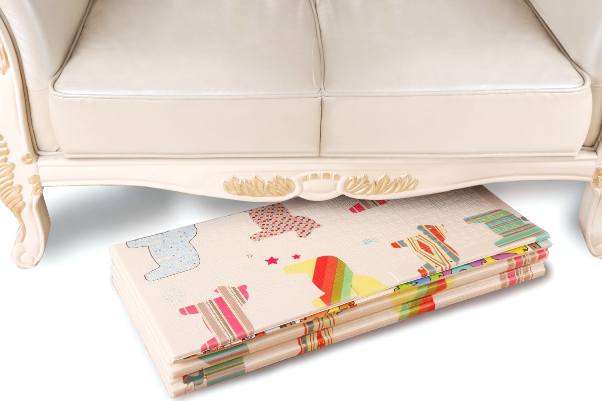 Dvipusis putplasčio kilimėlis XXL - sulankstomas 1 CM (miškas su meškiuku ir žirgais)