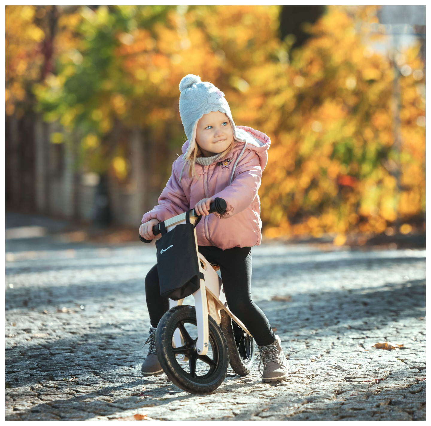 "HyperMotion LEXI" medinis bėgimo dviratukas su putplasčio ratukais, itin lengvas - rožinis