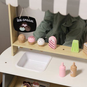 Medinė ledainė ant ratukų - ledų vežimėlis