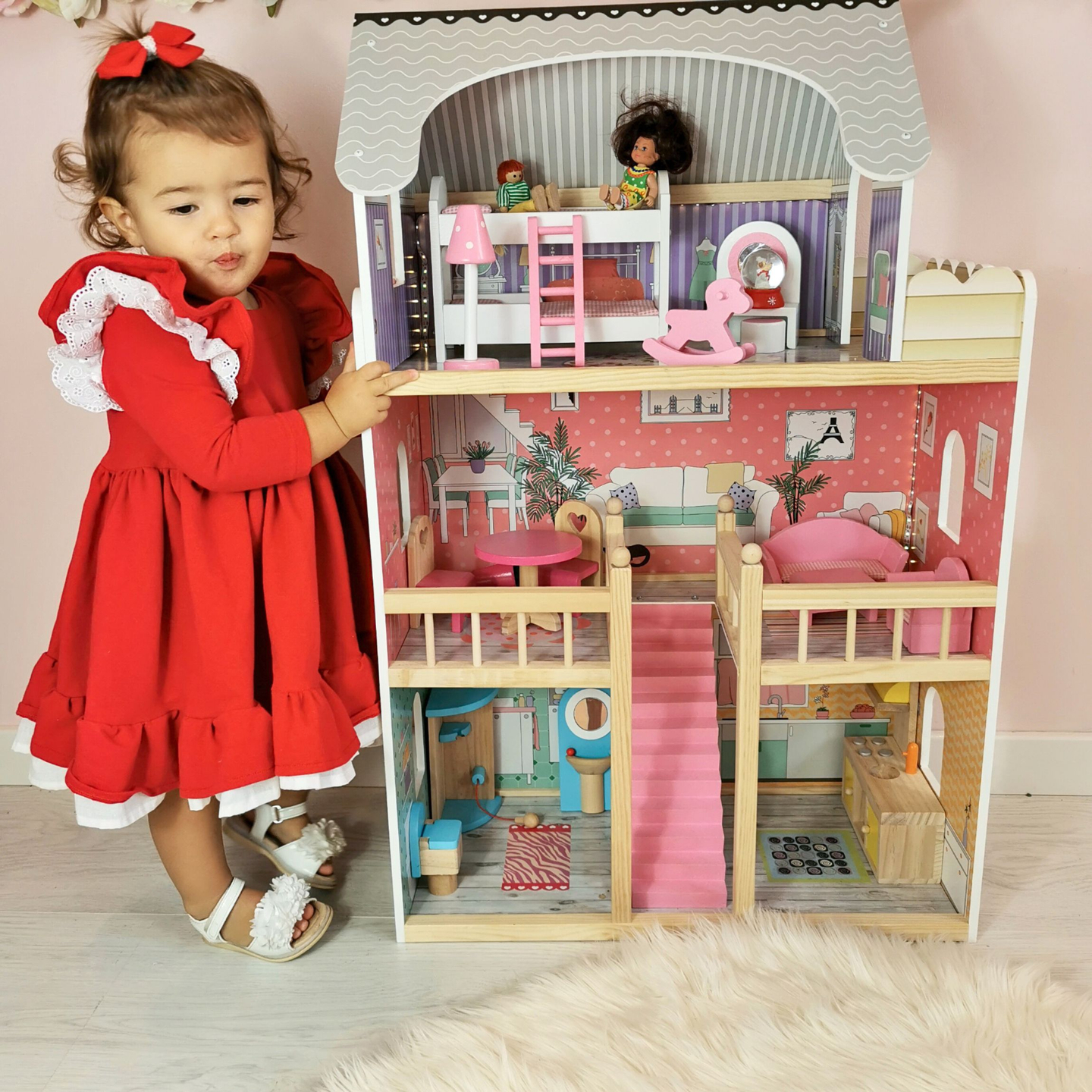 Didelis medinis trijų aukštų lėlių namelis su terasa, baldų komplektu ir LED apšvietimu!