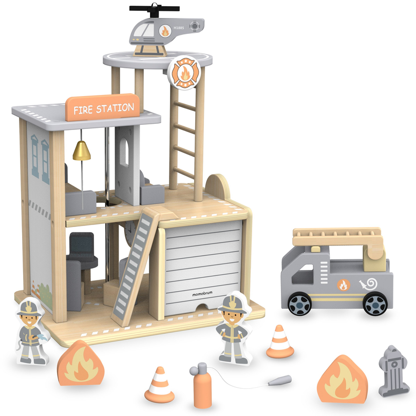 Medinė ugniagesių stotis su priedais, ugniagesių komanda